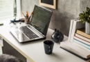 Organizery biurkowe – twoje biurko w pełnym porządku i kontrolowanej efektywności